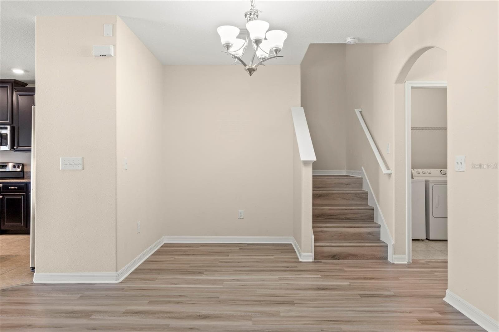 Single Family Residence at 2719 GARDEN FALLS DR, BRANDON, photo 6 of 39