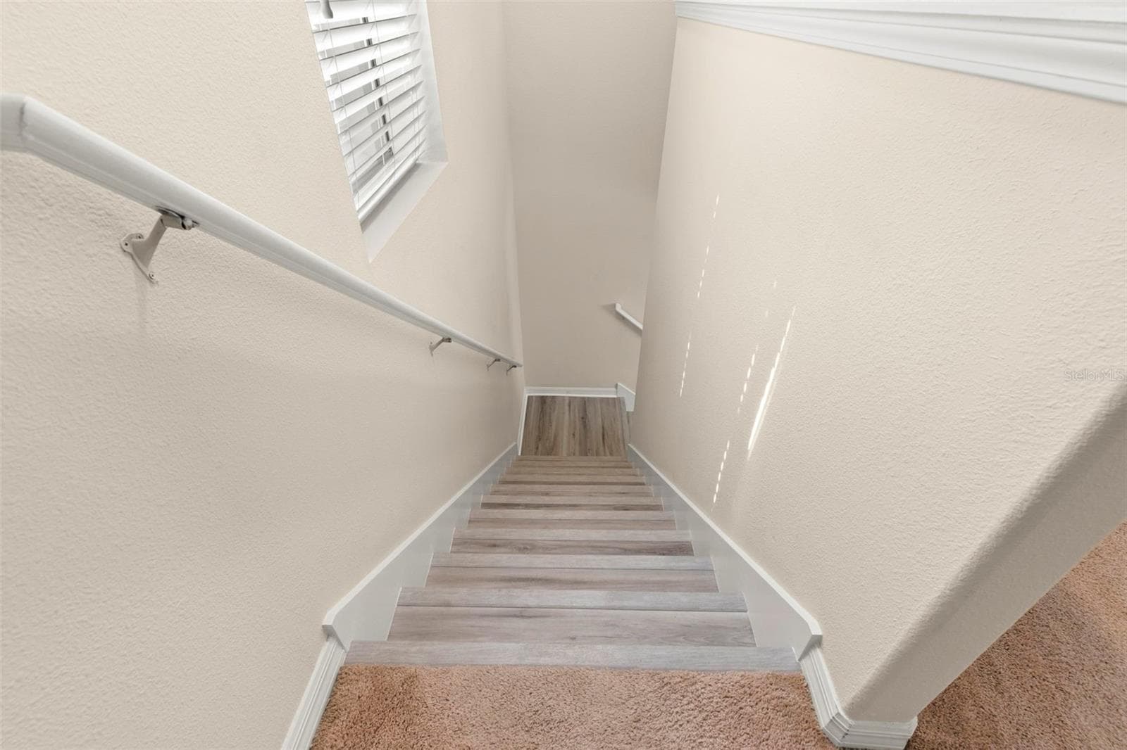 Single Family Residence at 2719 GARDEN FALLS DR, BRANDON, photo 18 of 39