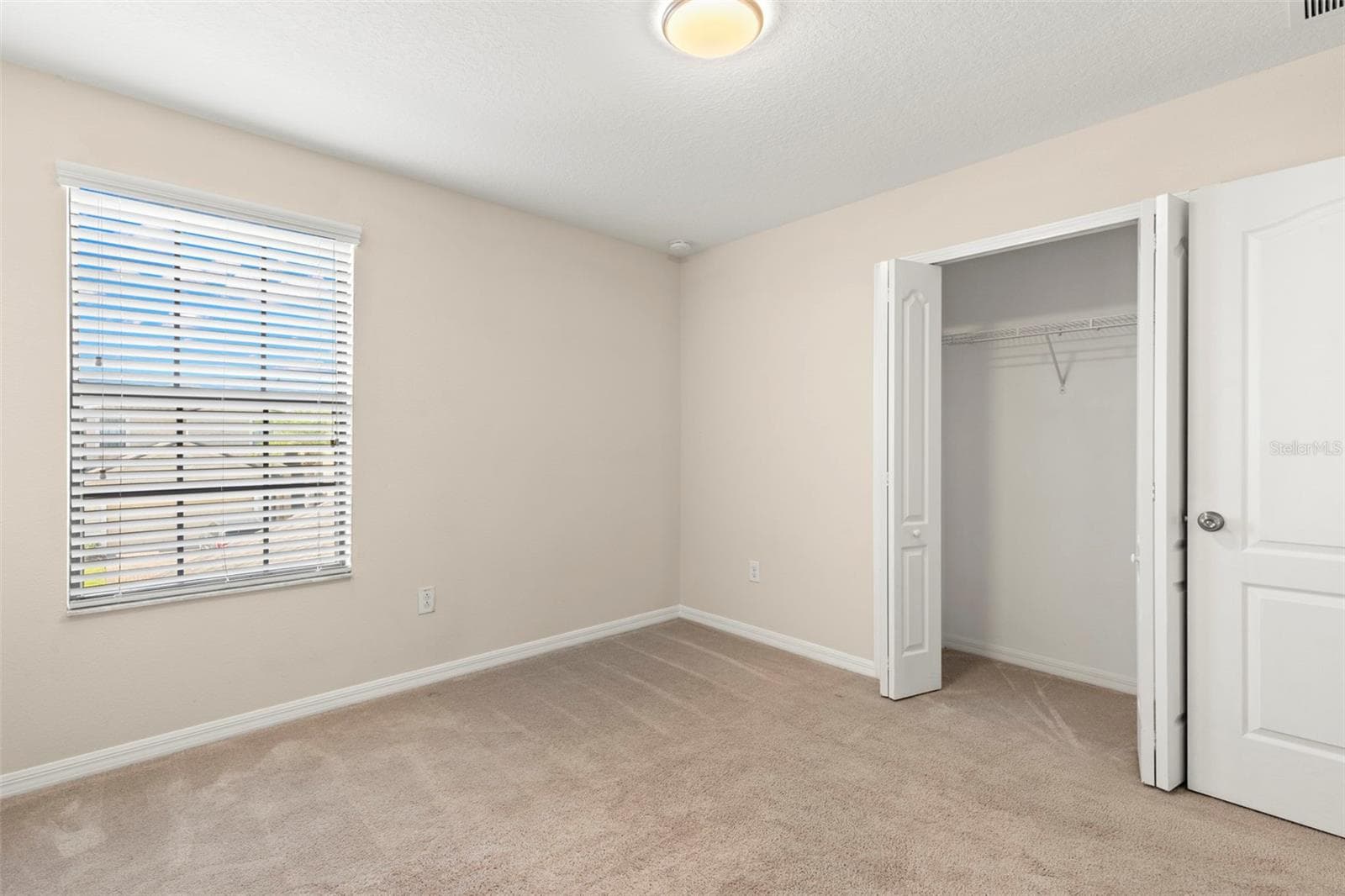 Single Family Residence at 2719 GARDEN FALLS DR, BRANDON, photo 27 of 39