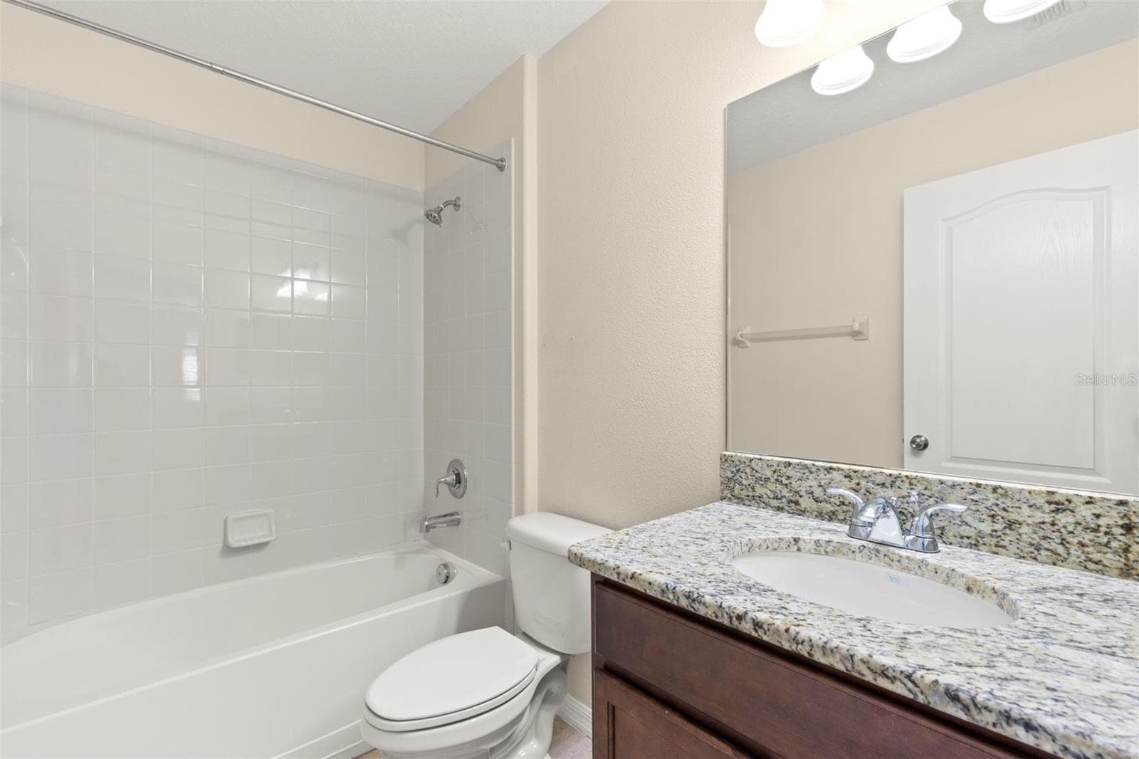 Single Family Residence at 2719 GARDEN FALLS DR, BRANDON, photo 31 of 39