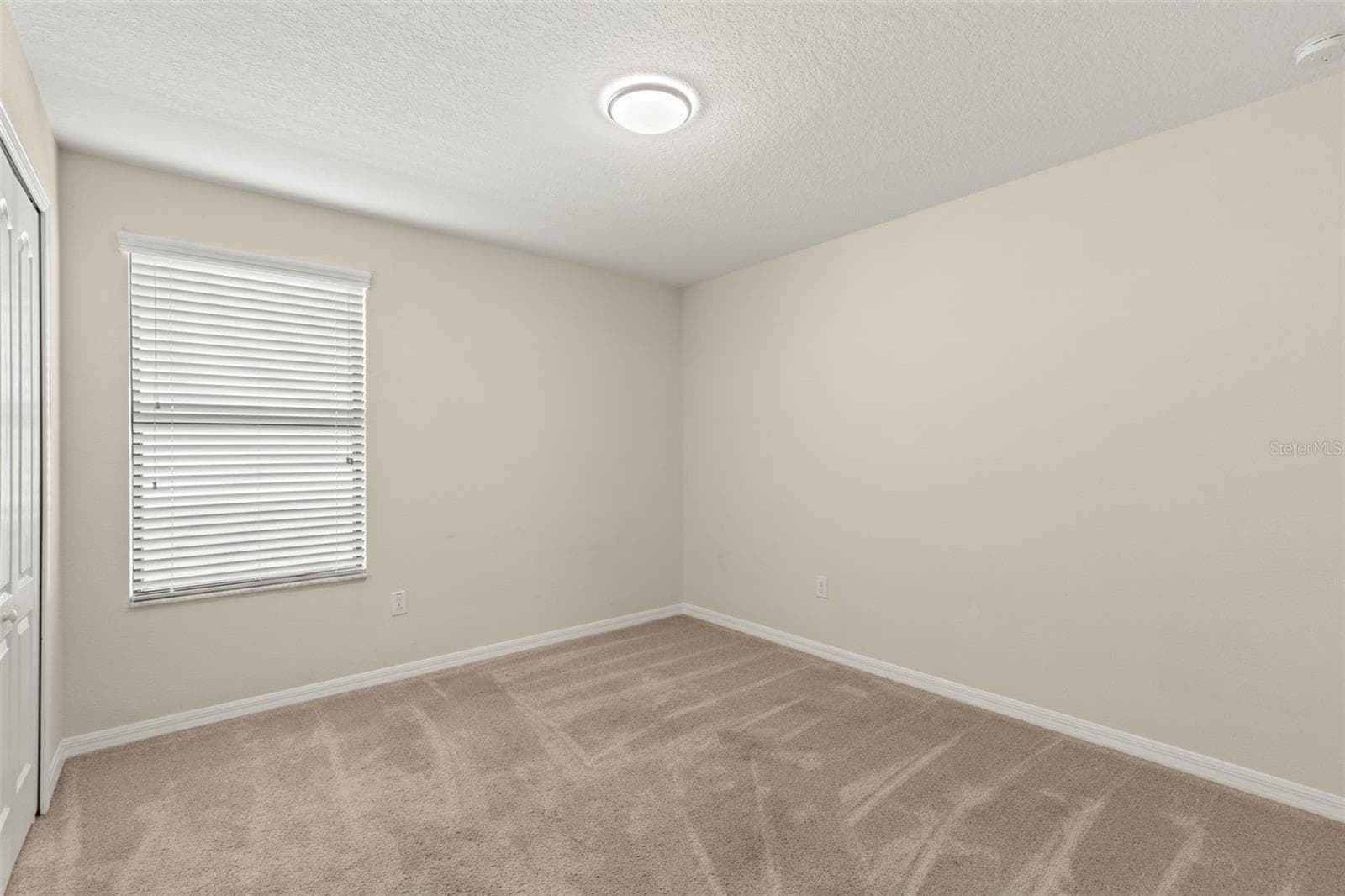 Single Family Residence at 2719 GARDEN FALLS DR, BRANDON, photo 33 of 39