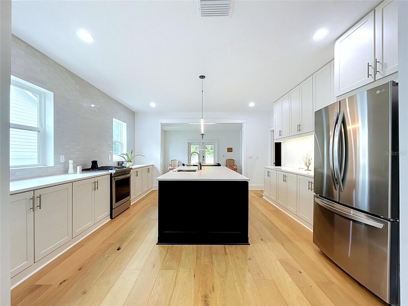 Single Family Residence at 3016 N MASSACHUSETTS AVE, TAMPA, photo 18 of 65