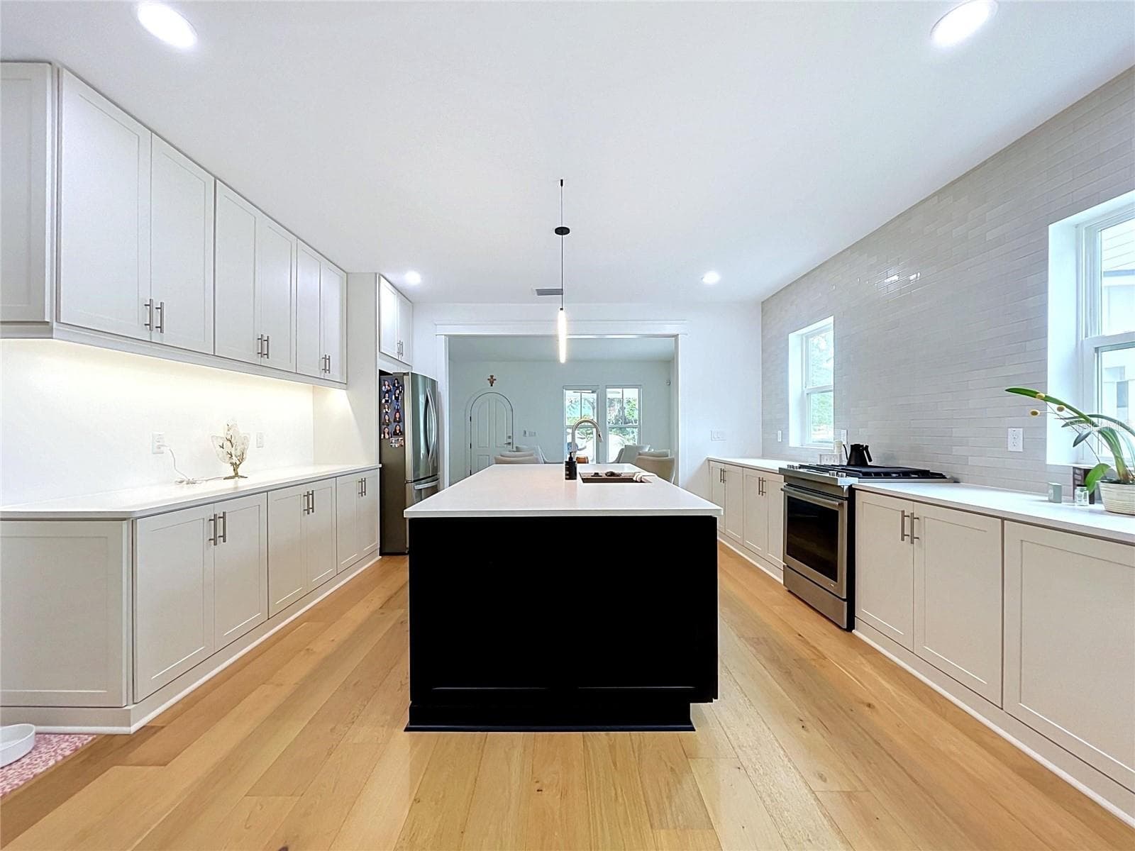 Single Family Residence at 3016 N MASSACHUSETTS AVE, TAMPA, photo 24 of 65