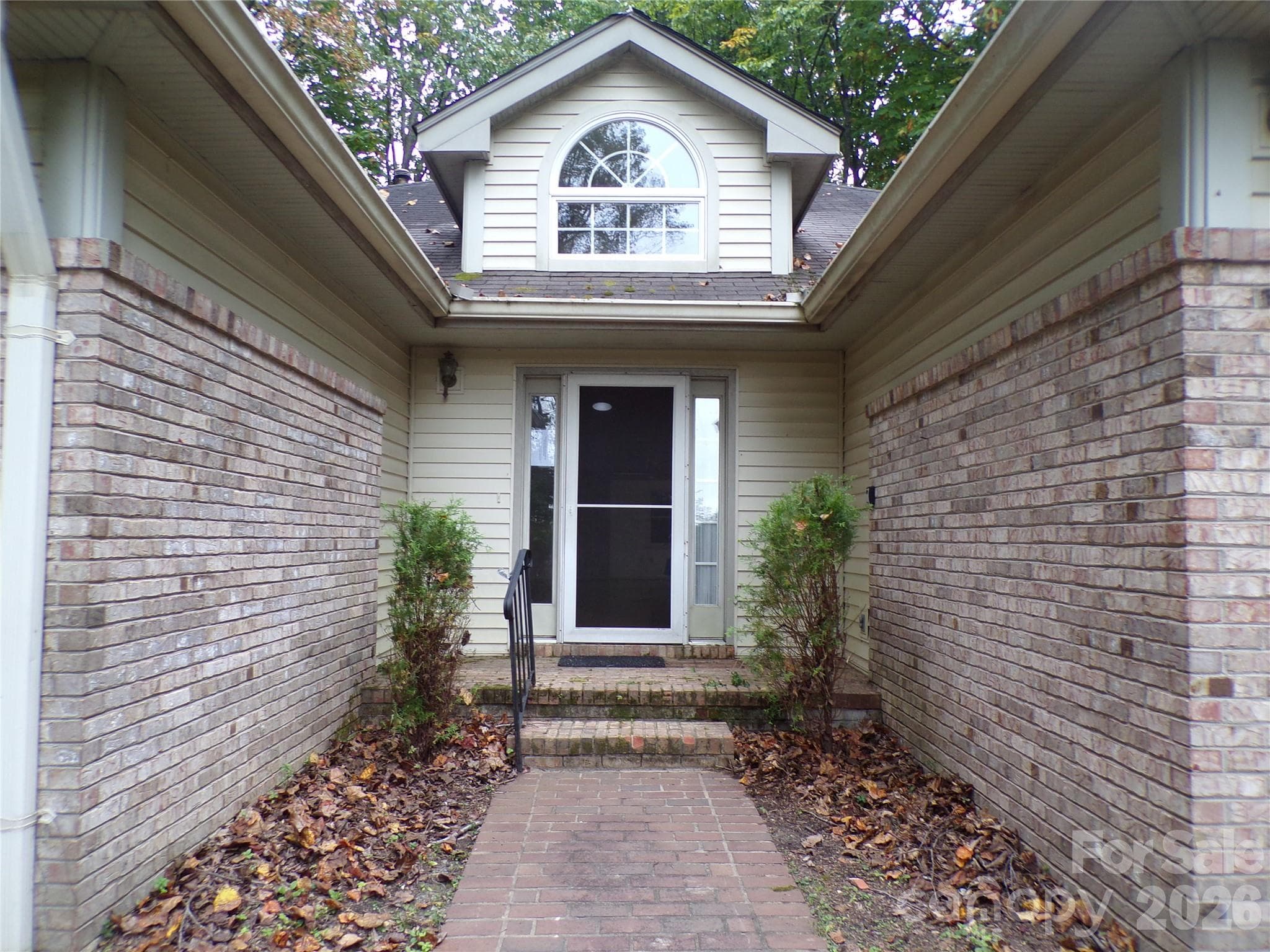 Front Entrance - 10 Governors Drive, Hendersonville