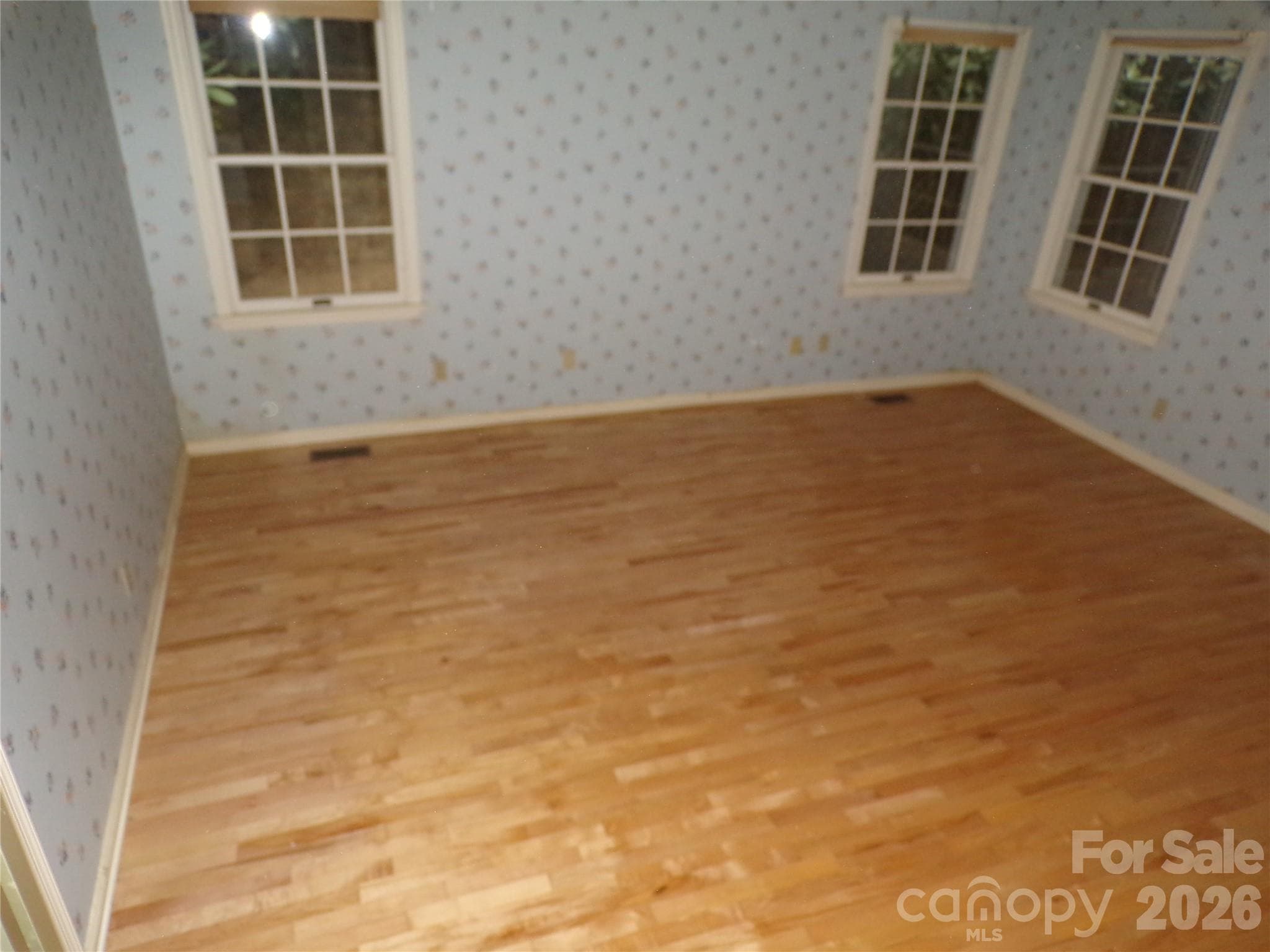 Primary bedroom opposing view - 10 Governors Drive, Hendersonville
