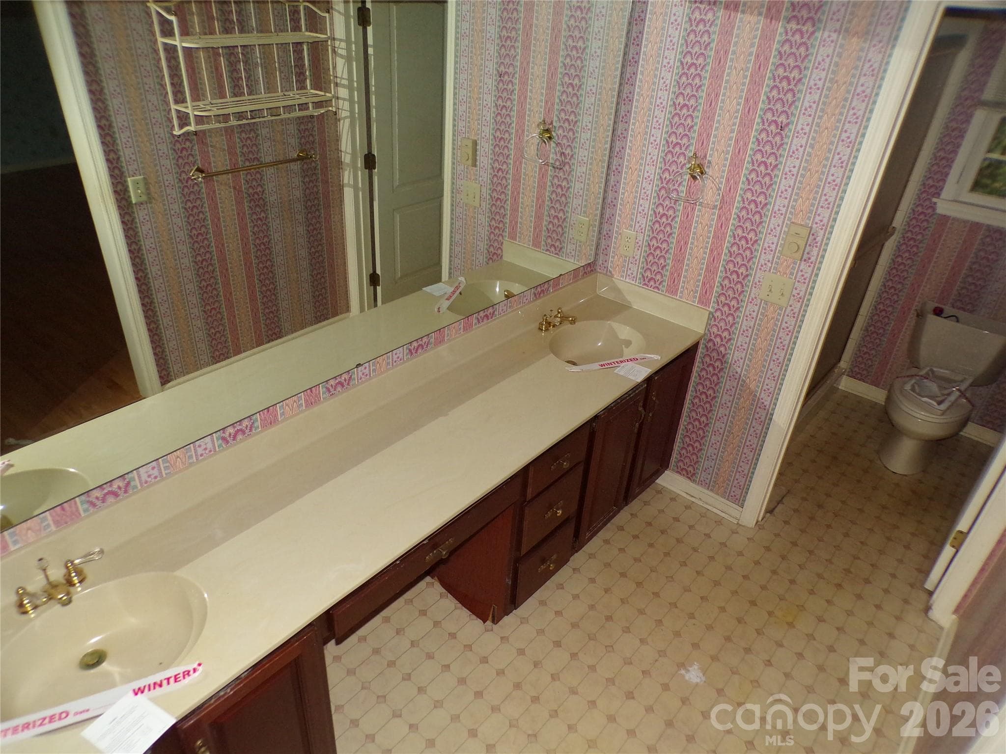 Primary bathroom - 10 Governors Drive, Hendersonville