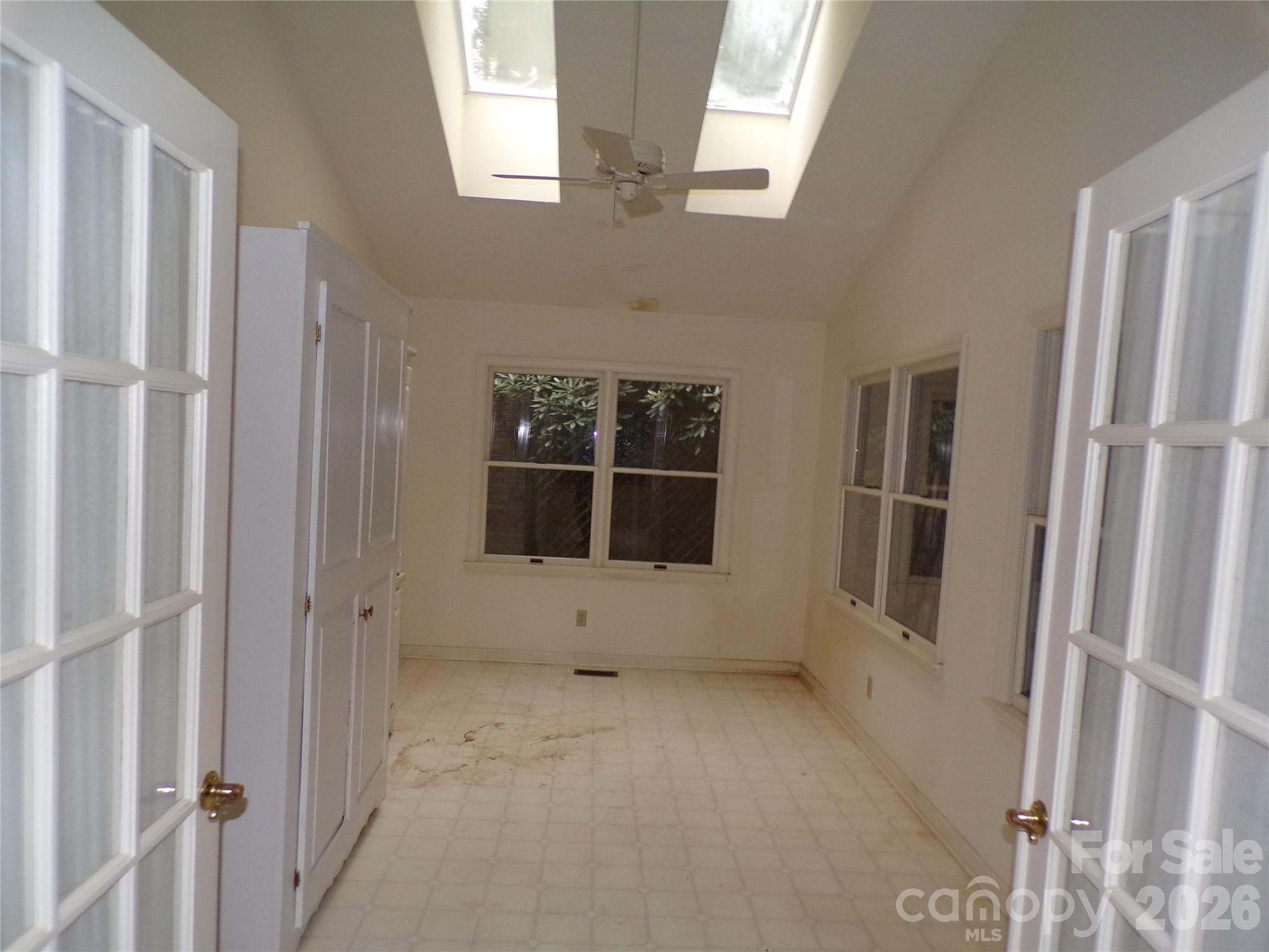 Family room - 10 Governors Drive, Hendersonville
