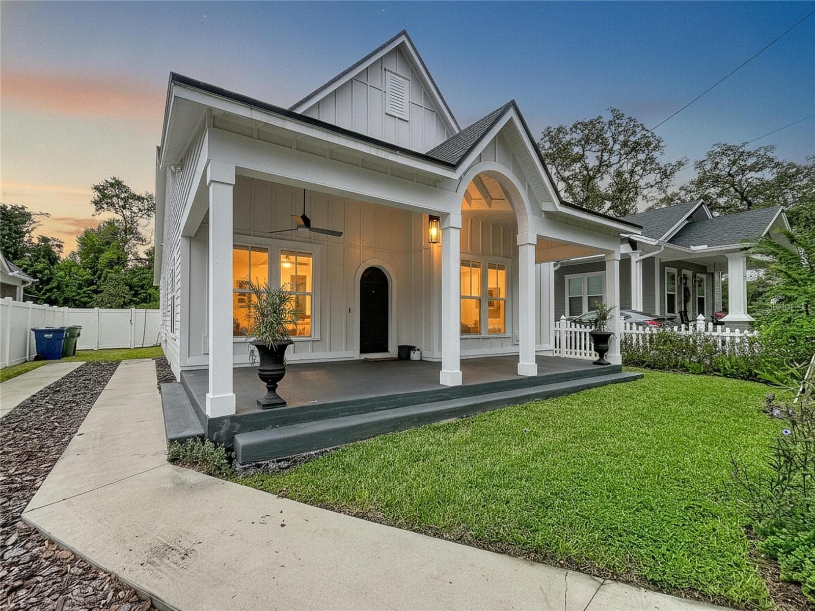 Single Family Residence at 3016 N MASSACHUSETTS AVE, TAMPA, photo 3 of 65