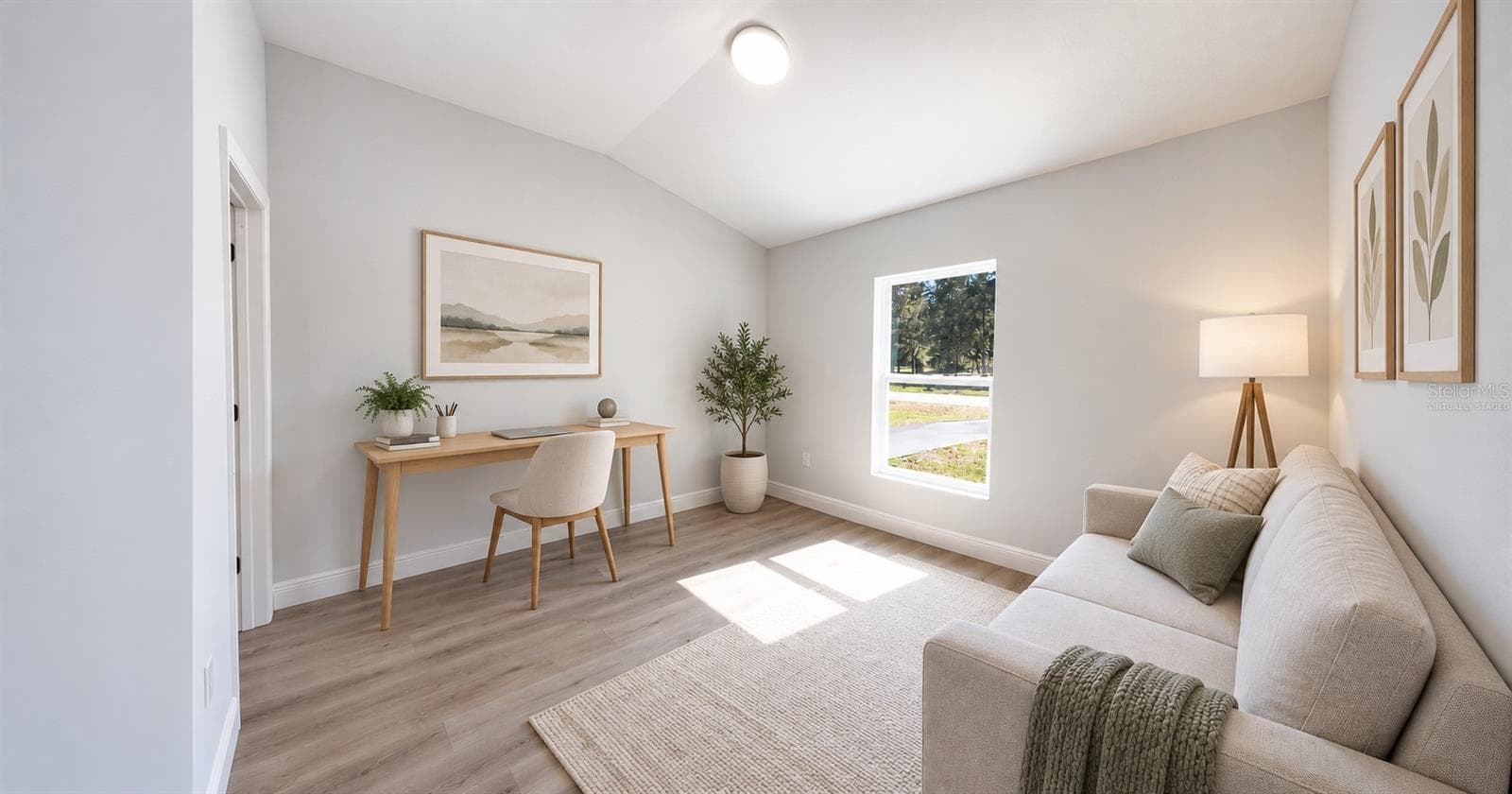 Virtually staged - office/flex room. - 3724 SE 130TH PL, BELLEVIEW