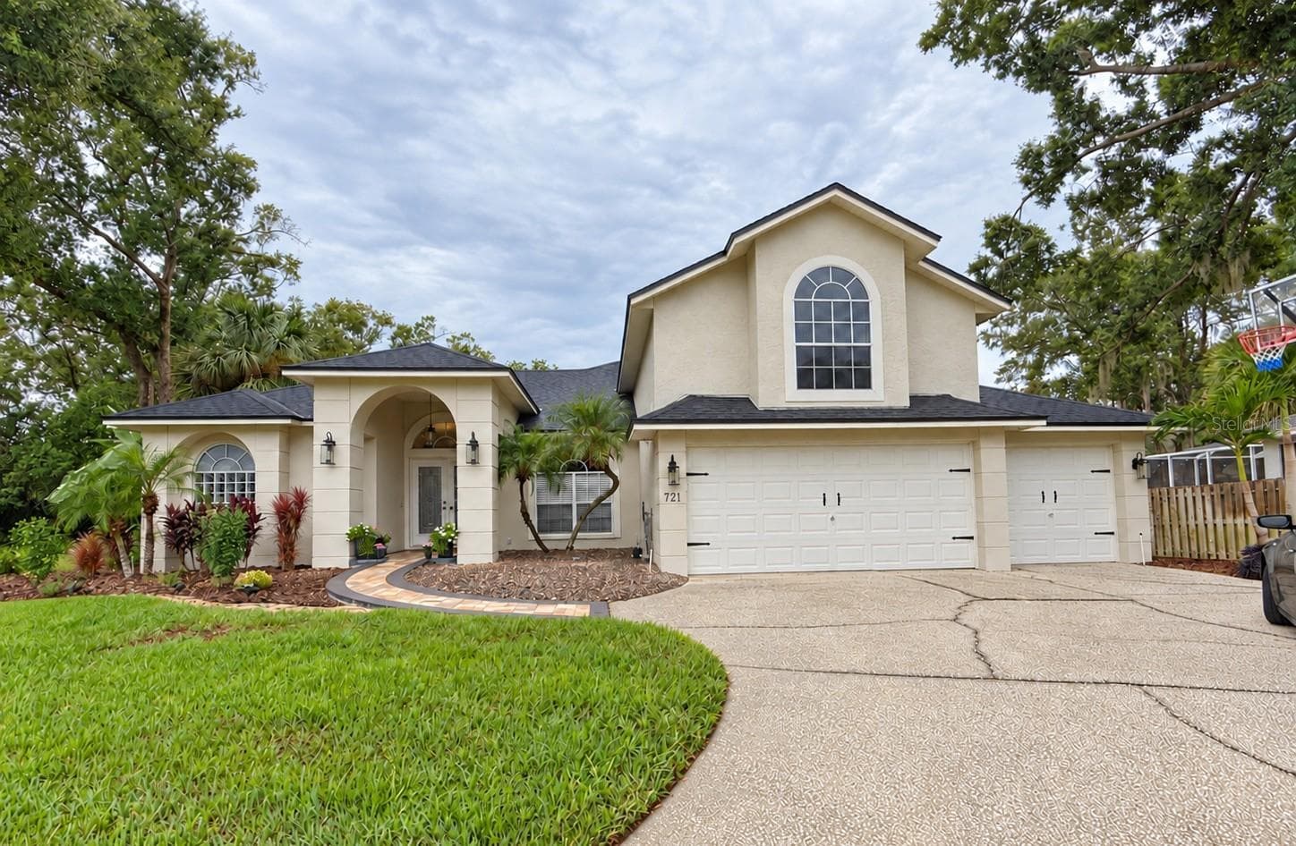 721 FAYETTE PL