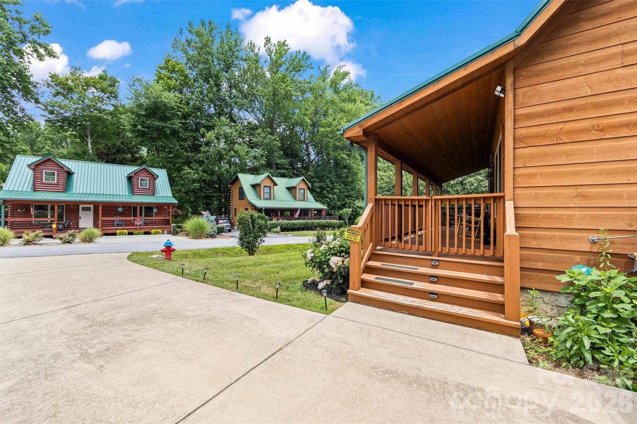 Easy steps to front door - 588 Panoramic Loop, Maggie Valley
