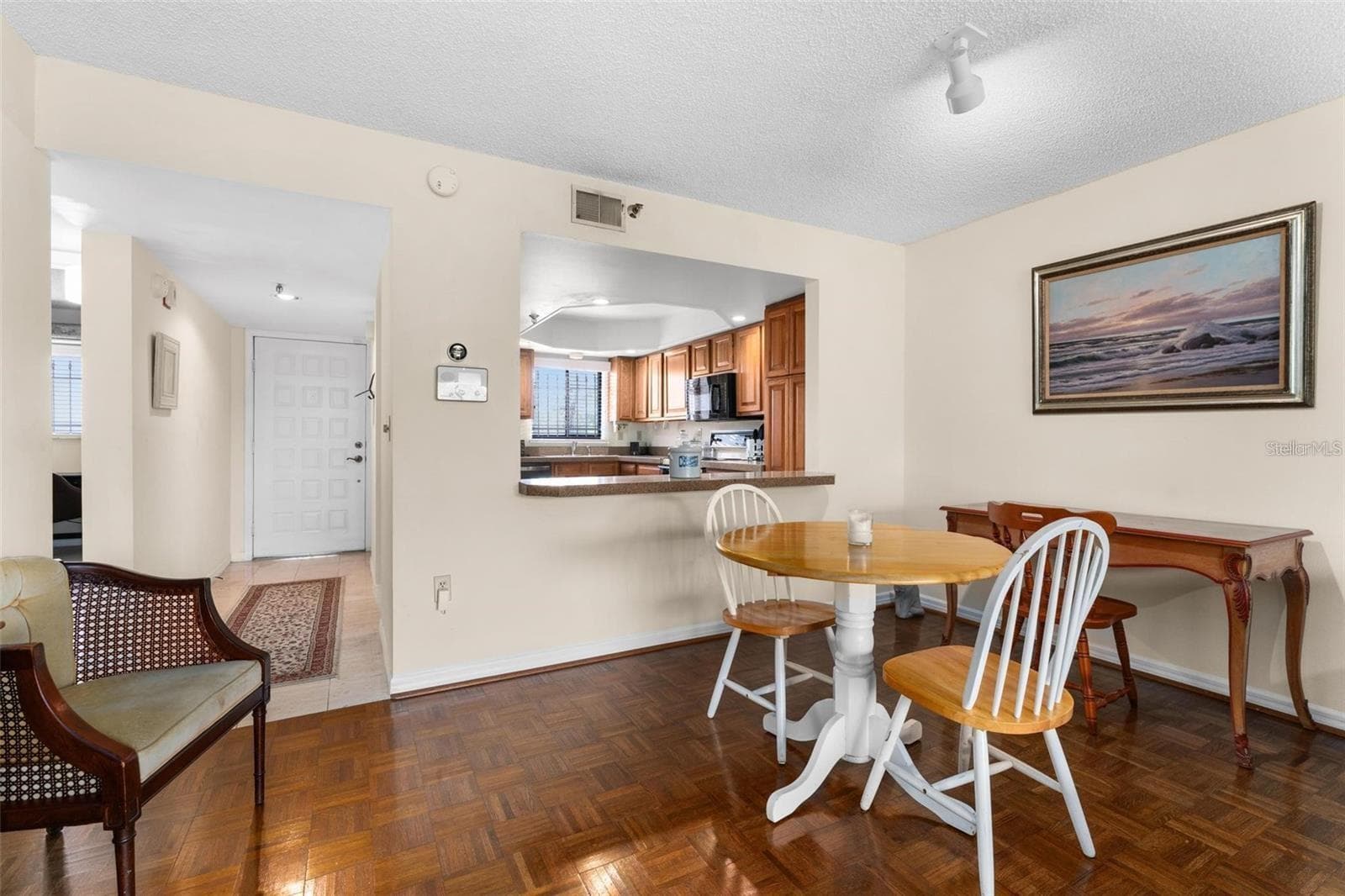 Breakfast Bar, Dining & Living Room - 1162 CARMEL CIR #440, CASSELBERRY
