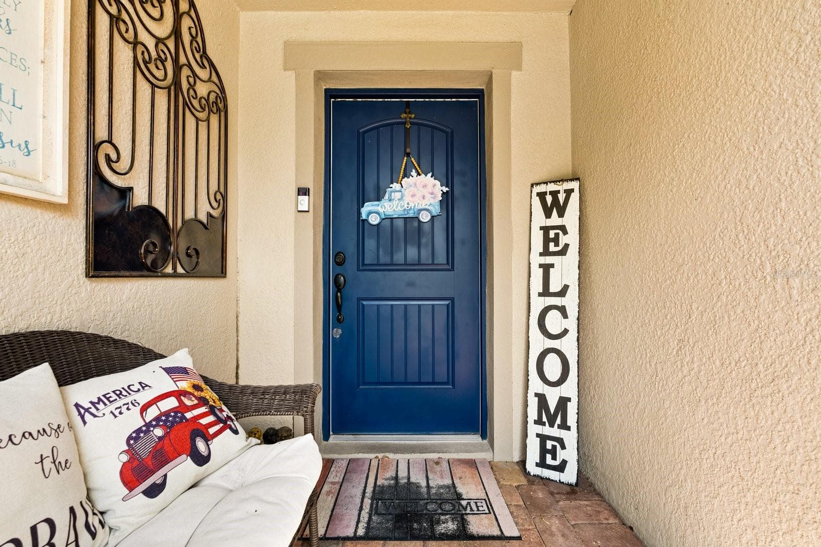 Covered front porch - 11327 BRIGHTON KNOLL LOOP, RIVERVIEW