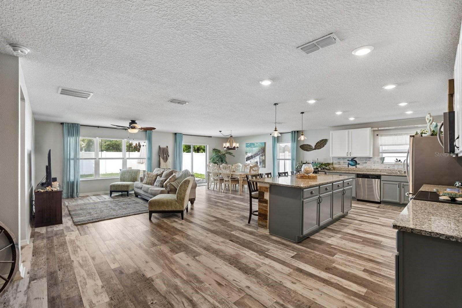 Expansive great room - 11327 BRIGHTON KNOLL LOOP, RIVERVIEW