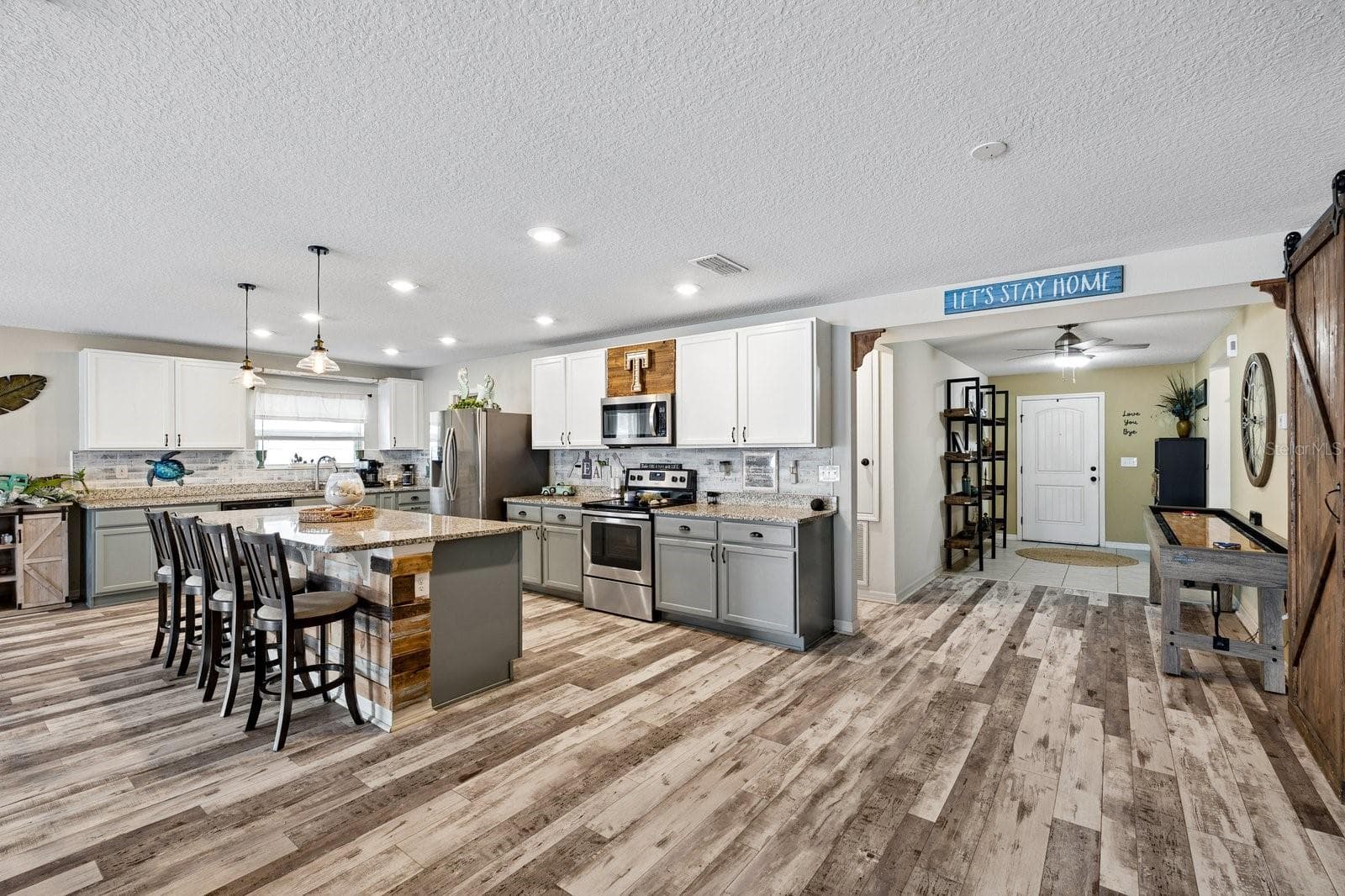 Kitchen and foyer view - 11327 BRIGHTON KNOLL LOOP, RIVERVIEW