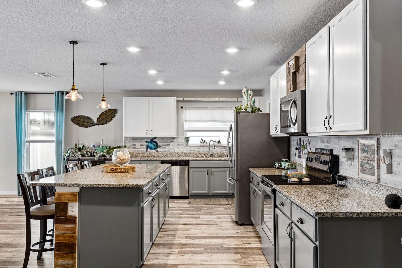 Huge kitchen - 11327 BRIGHTON KNOLL LOOP, RIVERVIEW
