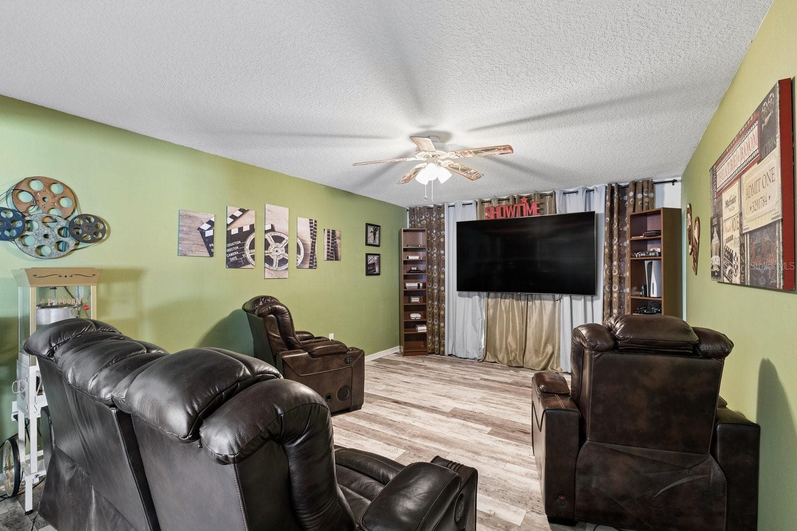 Movie Theater! Seller will leave all furniture and TV set up for new owner - 11327 BRIGHTON KNOLL LOOP, RIVERVIEW