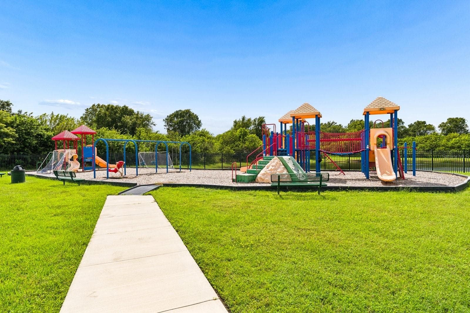 Community play ground - 11327 BRIGHTON KNOLL LOOP, RIVERVIEW
