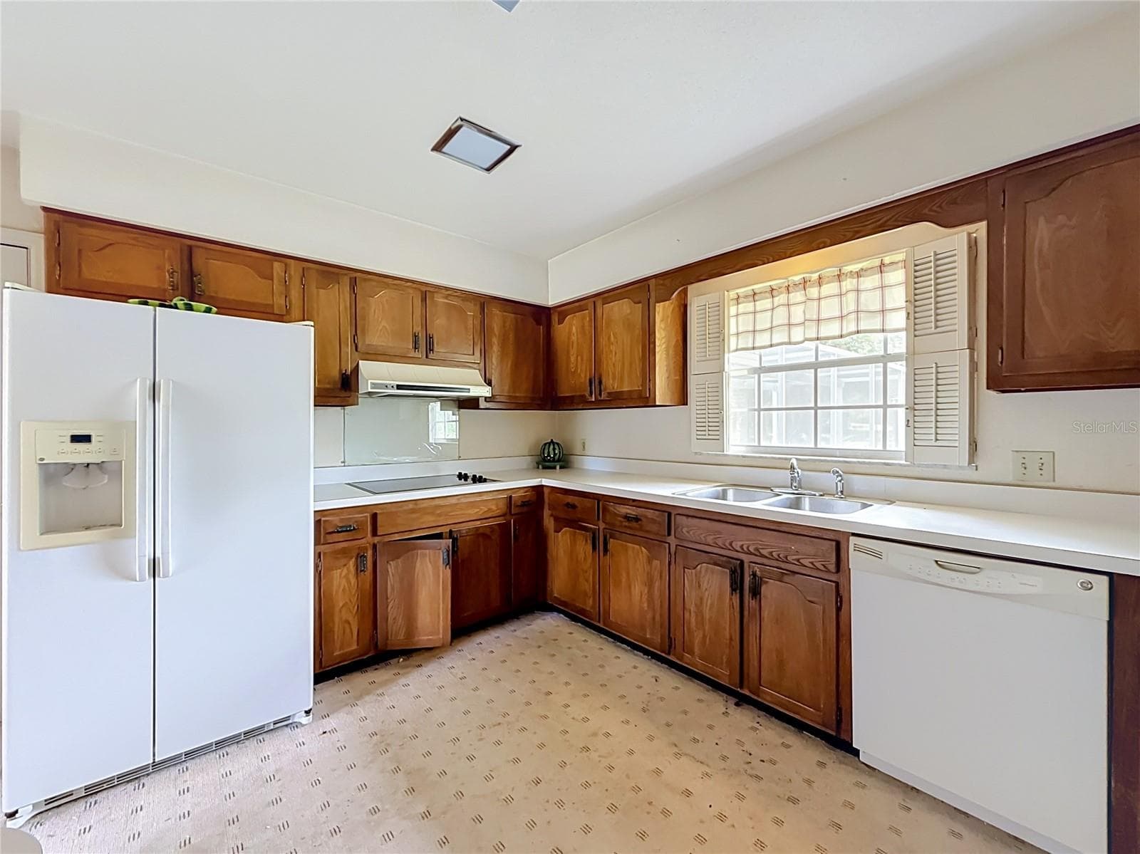 Kitchen - 8038 SPRING DR, YALAHA