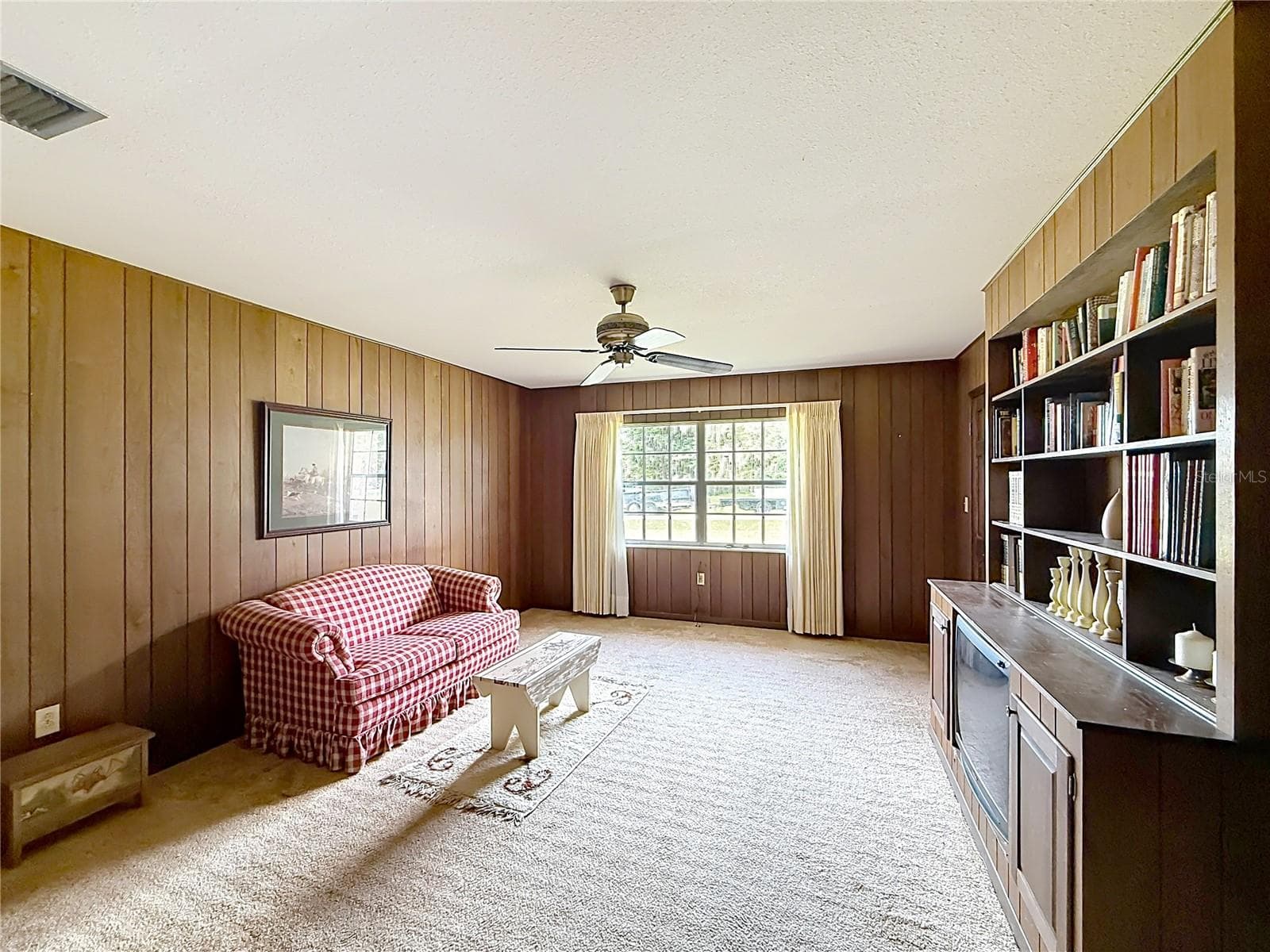 Guest Bedroom - 8038 SPRING DR, YALAHA