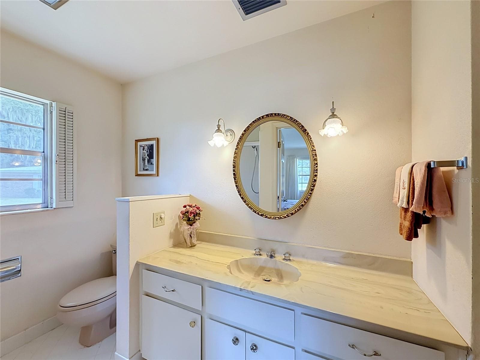 Guest Bathroom - 8038 SPRING DR, YALAHA