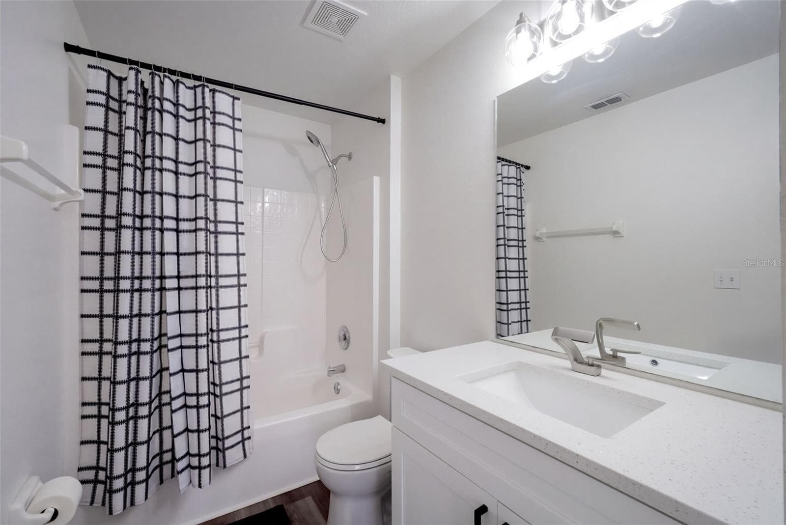 Guest Bathroom - 127 ABERDEEN ST, DAVENPORT