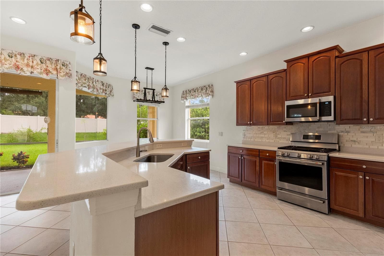 Single Family Residence at 6841 74TH STREET CIR E, BRADENTON, photo 11 of 40