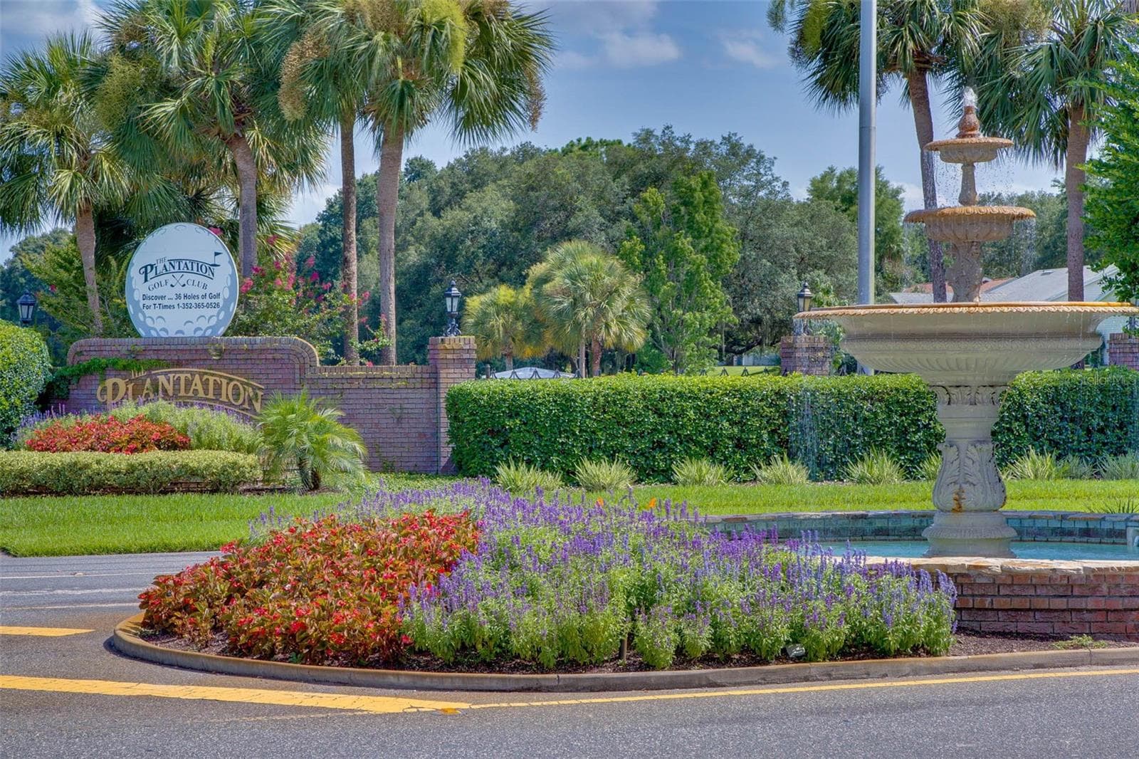 Community amenity: The Plantation entrance sign, fountain and landscaping - 25038 CLIFFORD HL, LEESBURG