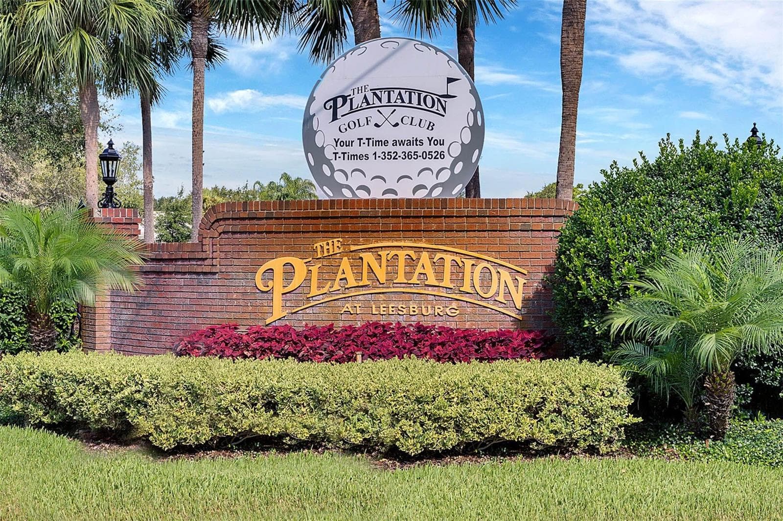 Community amenity: The Plantation at Leesburg and Plantation Golf Club entrance sign - 25038 CLIFFORD HL, LEESBURG