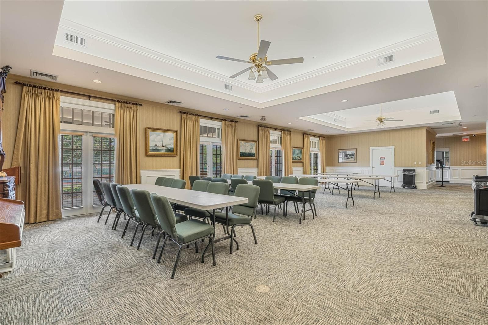 Community amenity: meeting and card room - 25038 CLIFFORD HL, LEESBURG
