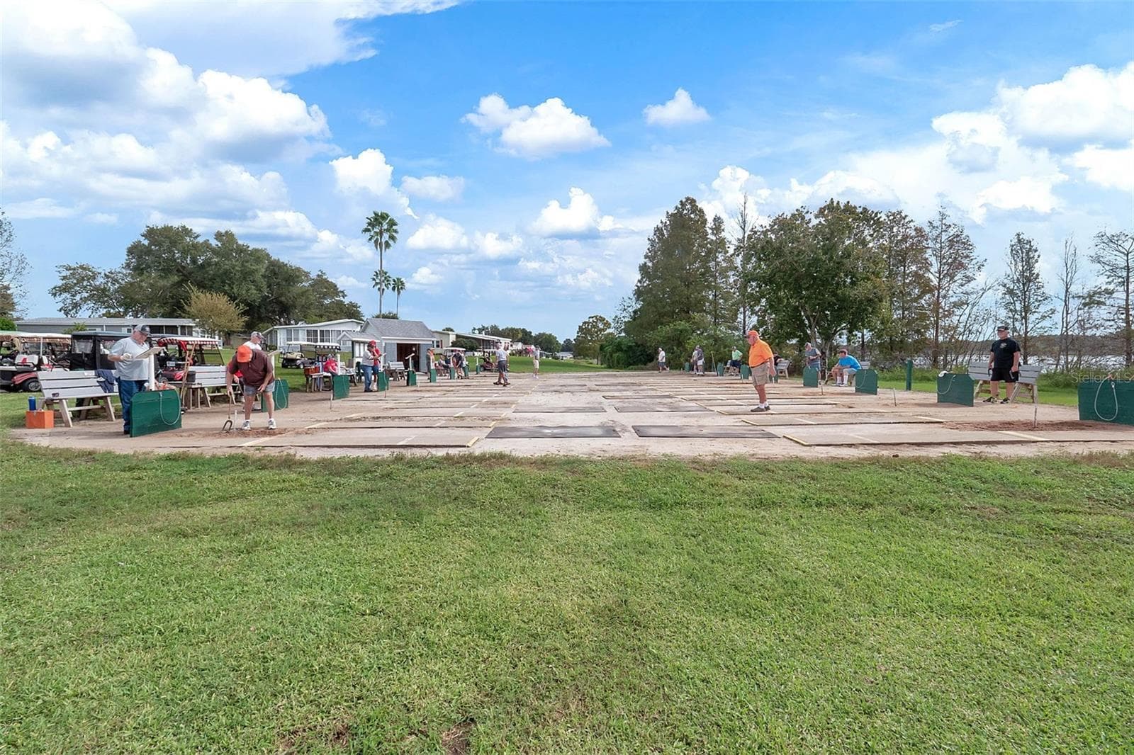 Community amenity: horseshoe pits - 25038 CLIFFORD HL, LEESBURG
