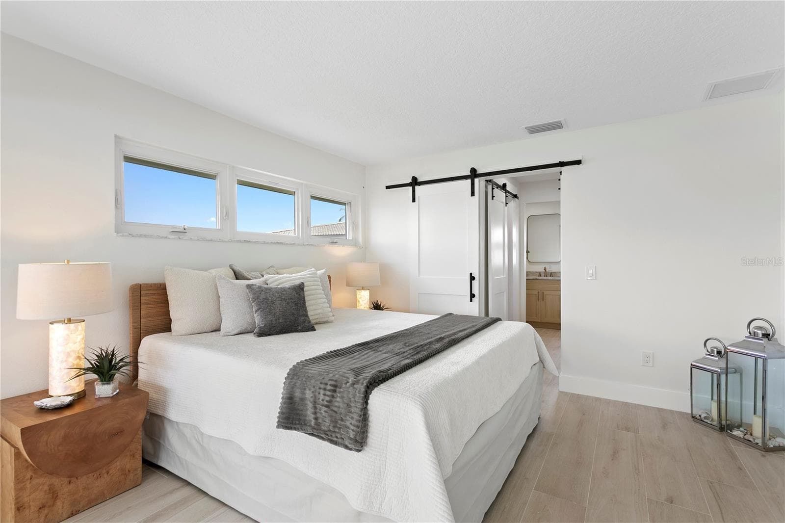 Single Family Residence at 11625 6TH ST E, TREASURE ISLAND, photo 18 of 43