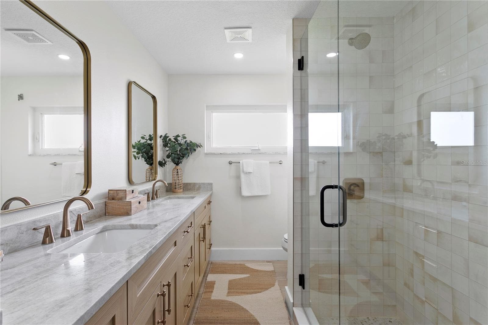 Guest bath - 11625 6TH ST E, TREASURE ISLAND