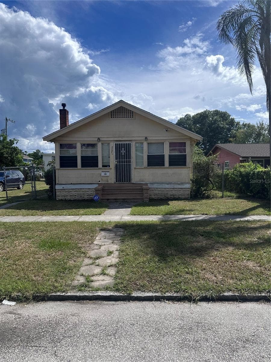 Single Family Residence at 1234 13TH AVE S, ST PETERSBURG, photo 2 of 7