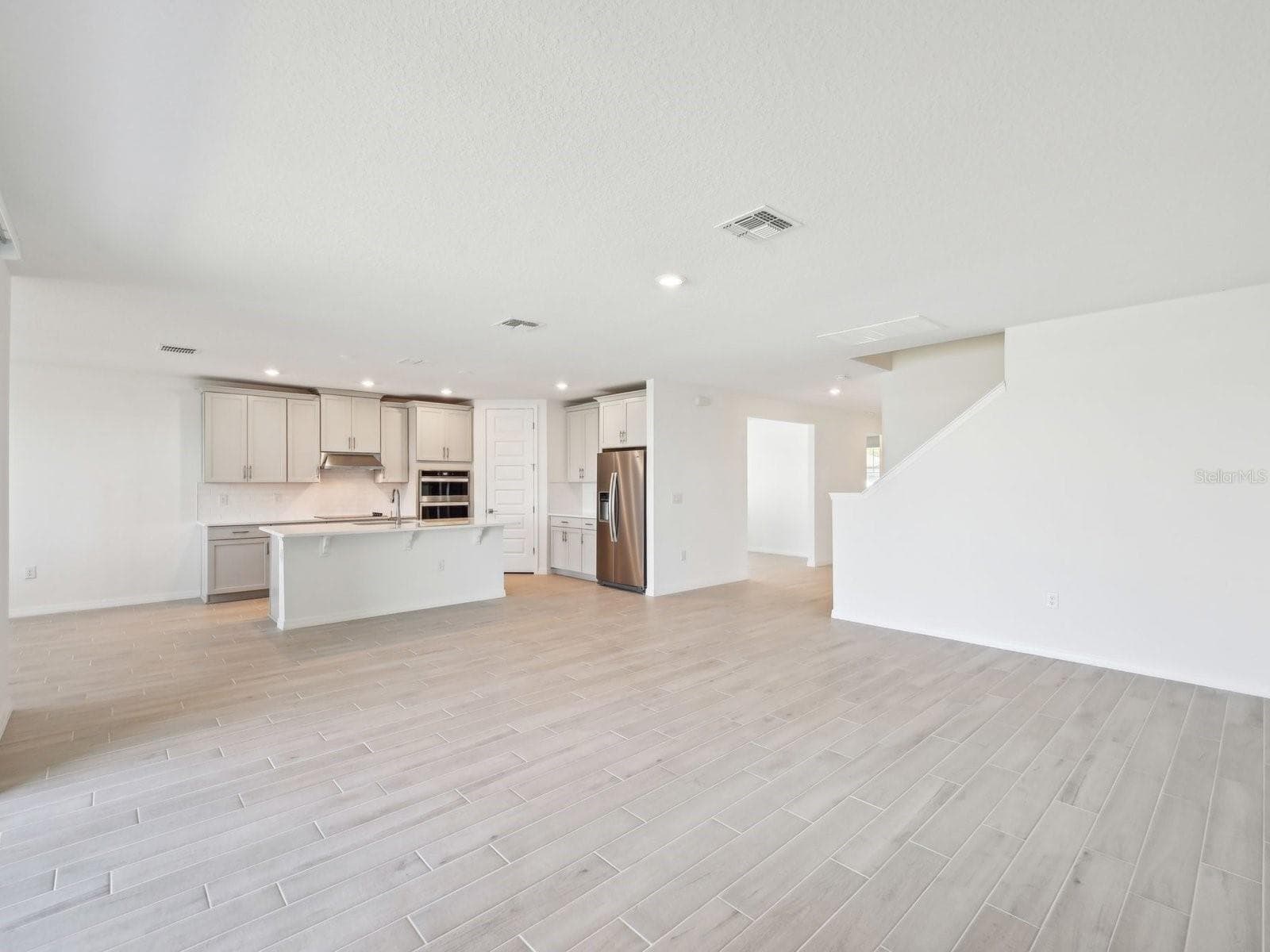 Single Family Residence at 3815 ORANGE FOREST LN, BARTOW, photo 2 of 7