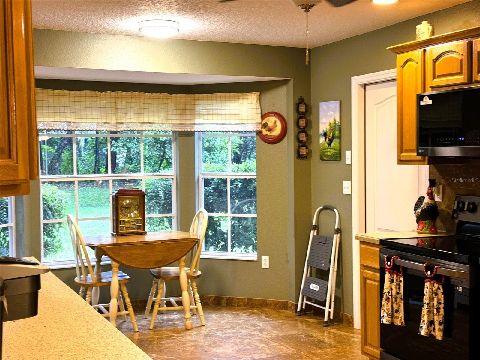 BREAKFAST NOOK - 8879 N SANDREE DR, CITRUS SPRINGS