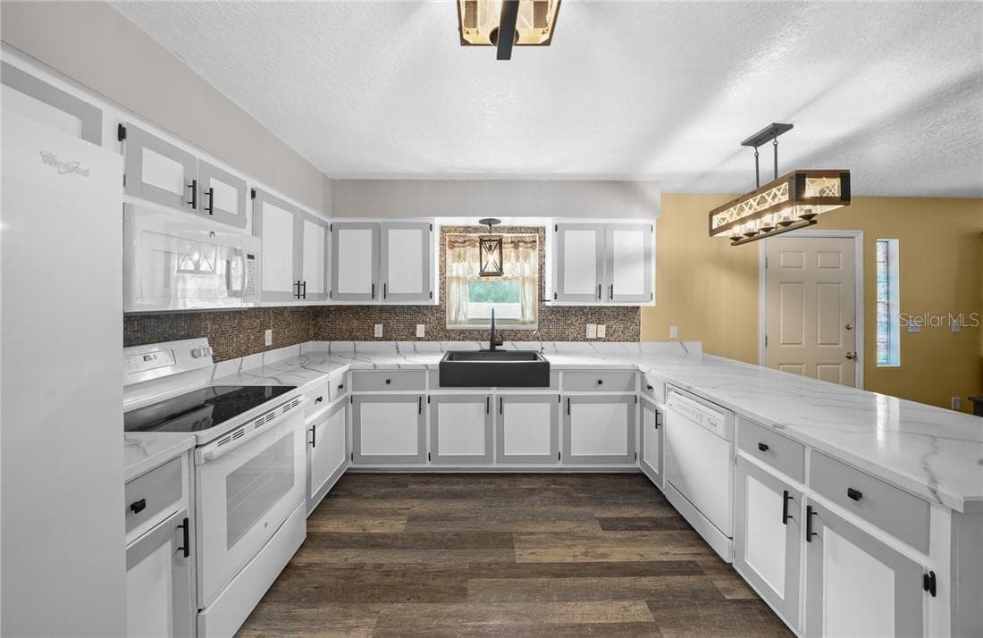 Single Family Residence at 12575 W Foss Groves PATH, INGLIS FL 34449, photo 10 of 39
