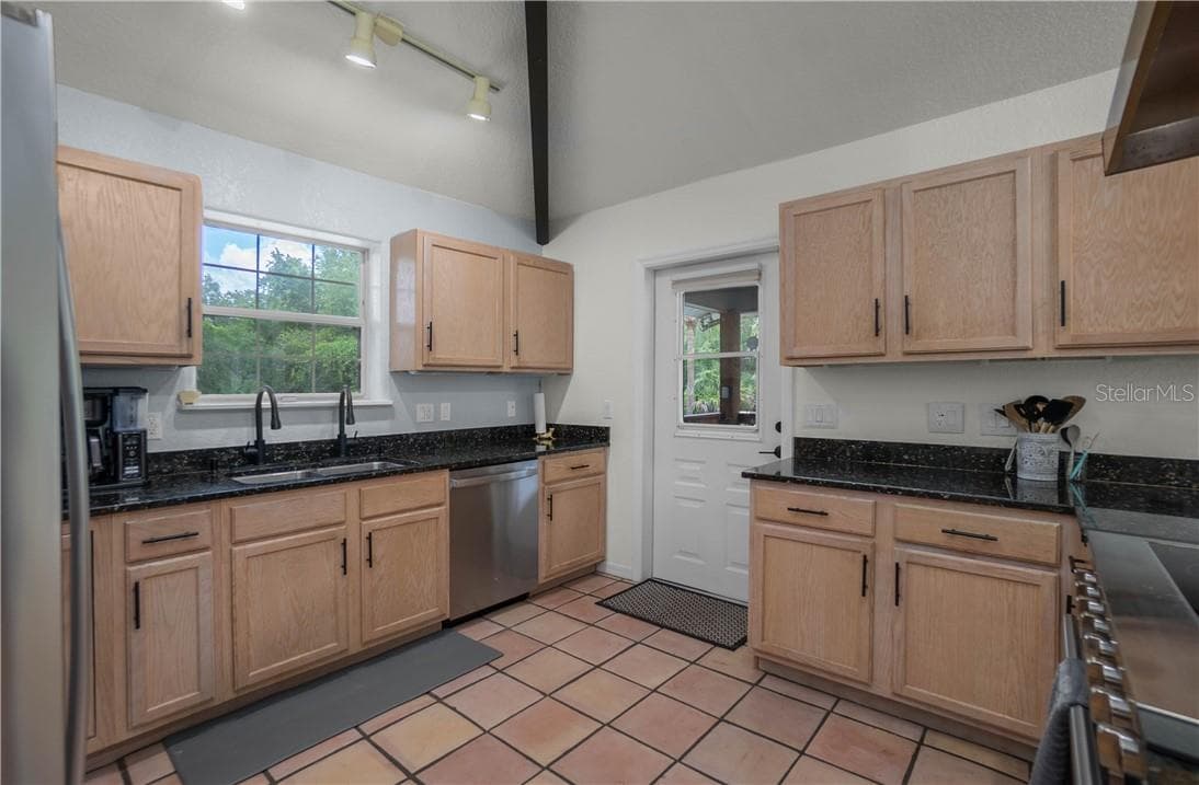 Single Family Residence at 9782 W Woodhaven LN, CRYSTALRIVER FL 34428, Crystal River, photo 11 of 63