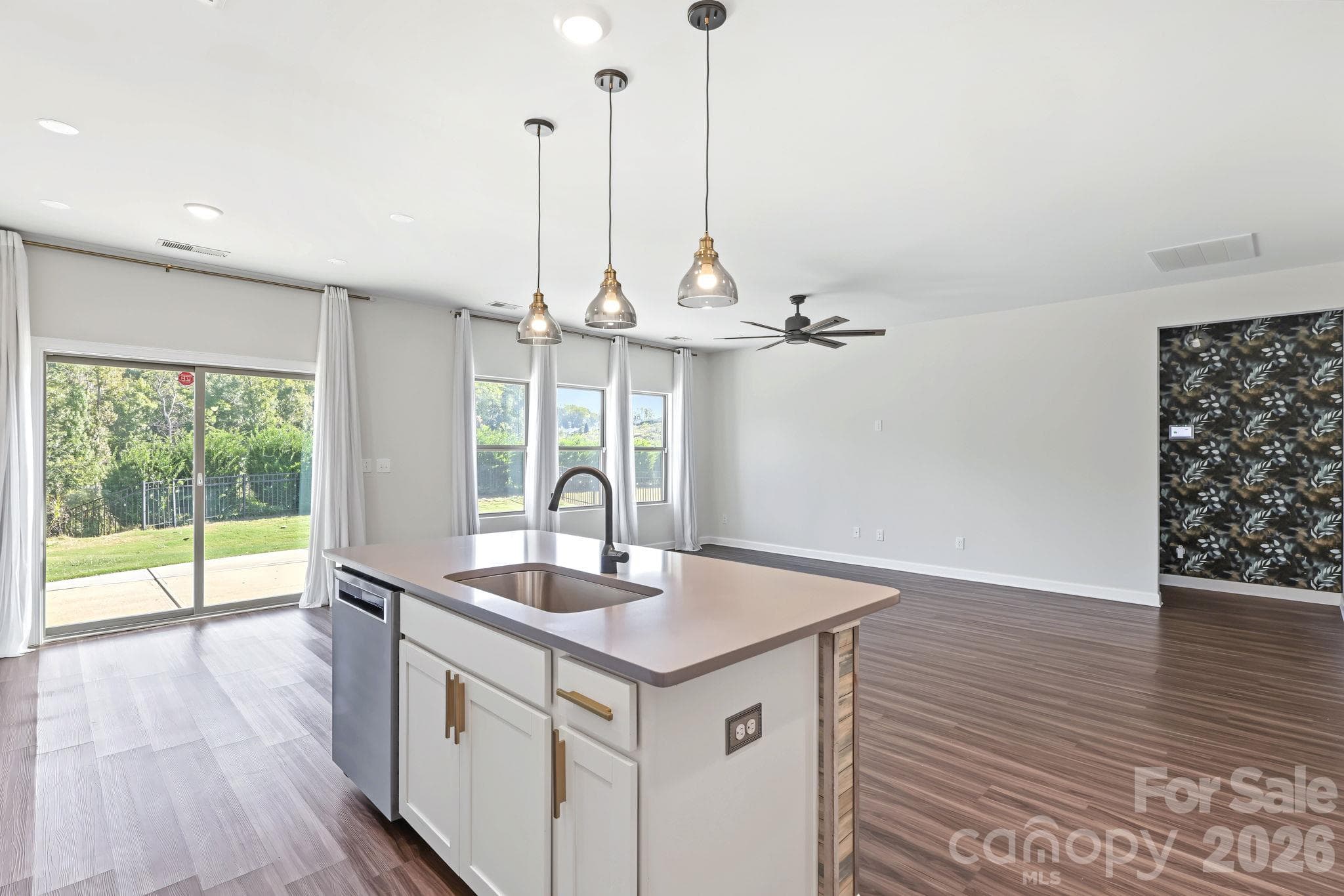 Single Family Residence at 5609 Lavaux Court, Charlotte, photo 11 of 48
