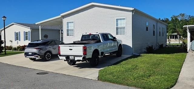 Space for 4 cars - 5652 HOLIDAY PARK BLVD, NORTH PORT