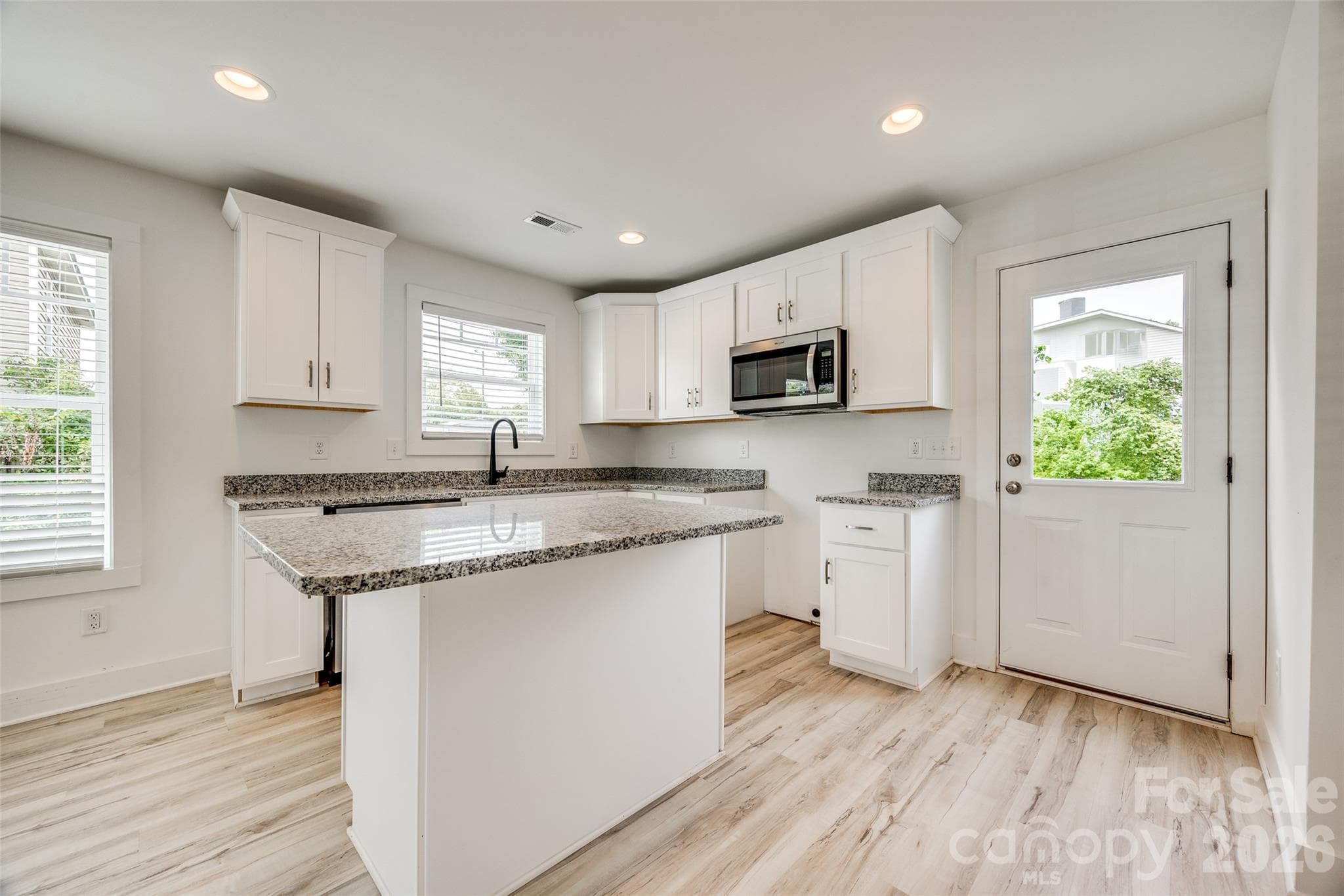 Single Family Residence at 2336 West Boulevard, Charlotte, photo 6 of 17
