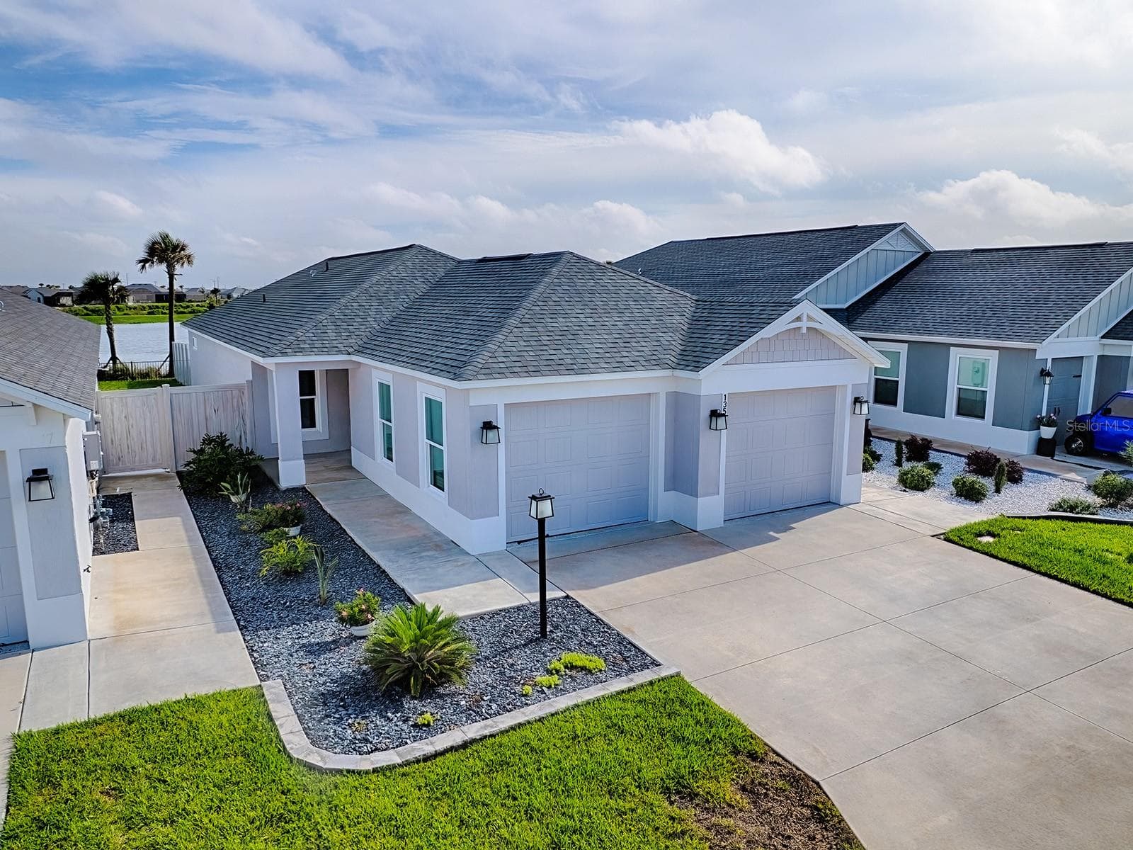 Front of home from left side - 1359 DARREN DR, THE VILLAGES