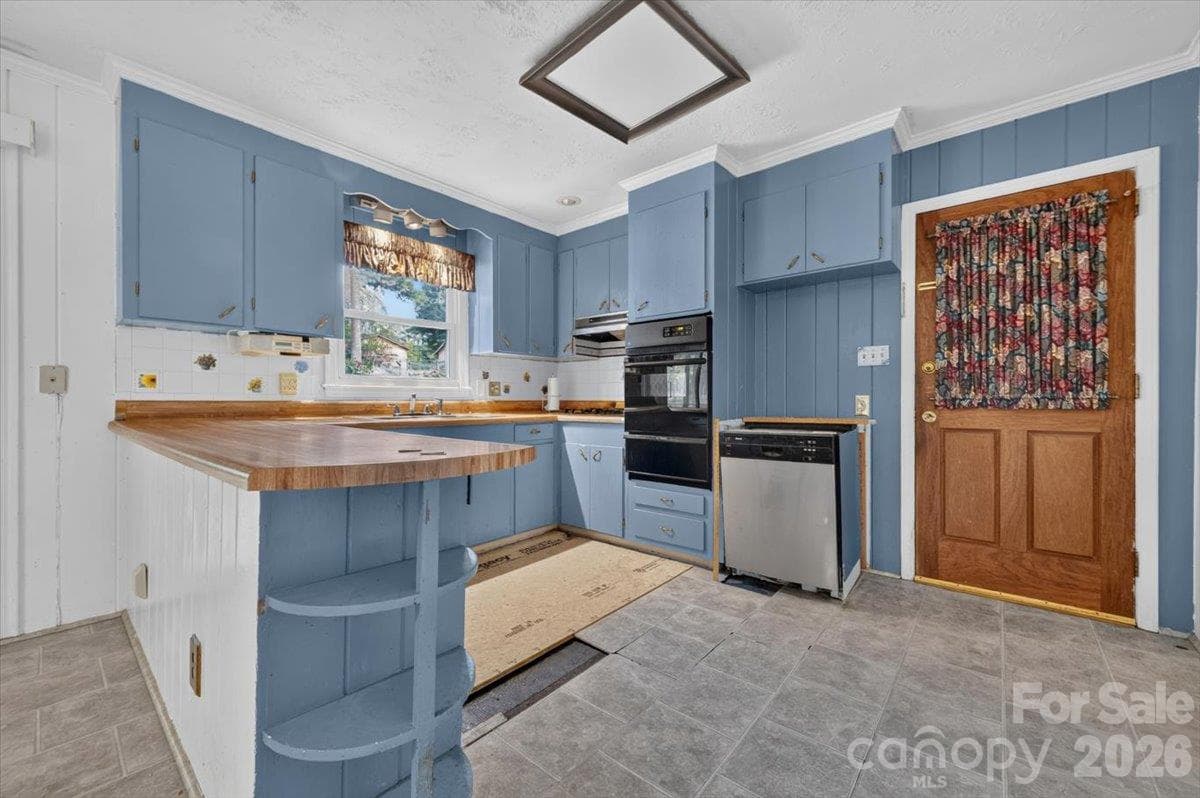 Kitchen - 6324 Elmwood Circle, Charlotte