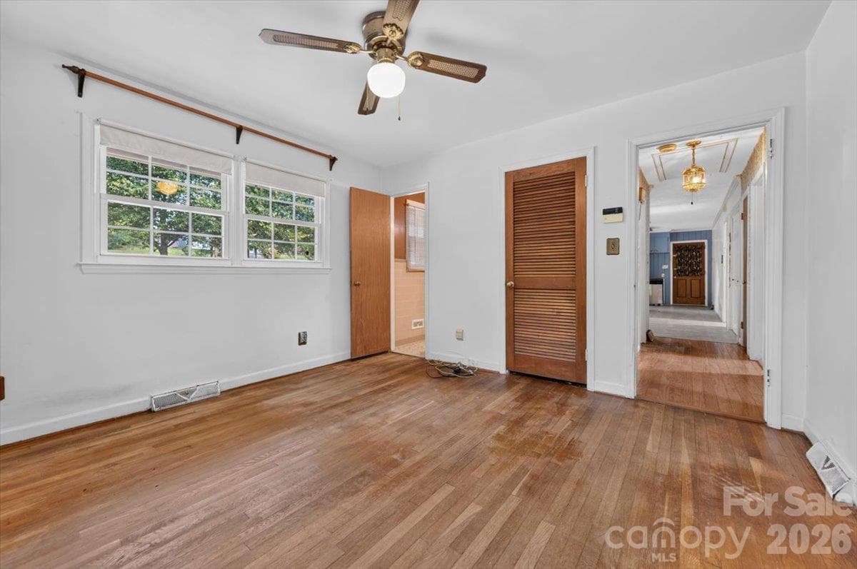 Single Family Residence at 6324 Elmwood Circle, Charlotte, photo 19 of 38