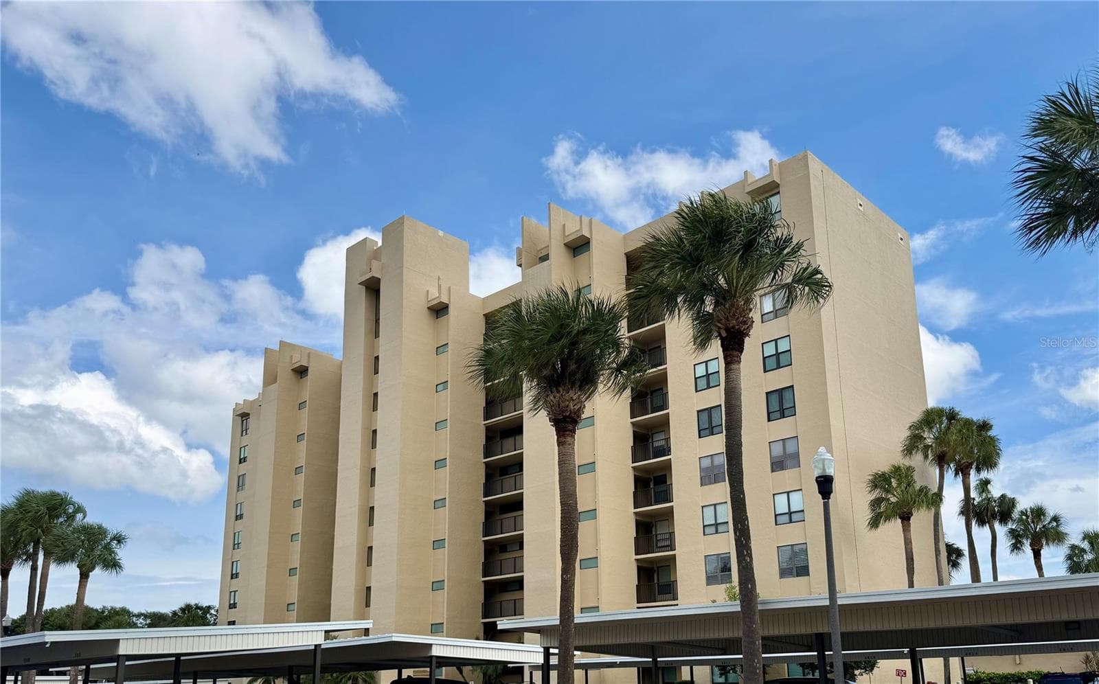 2620 COVE CAY DR #307