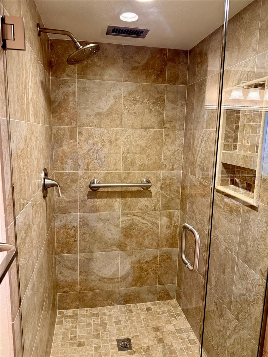 Primary shower - 2620 COVE CAY DR #307, CLEARWATER