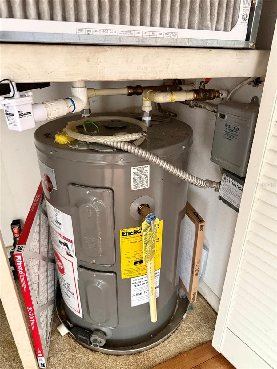 Water heater - 2620 COVE CAY DR #307, CLEARWATER