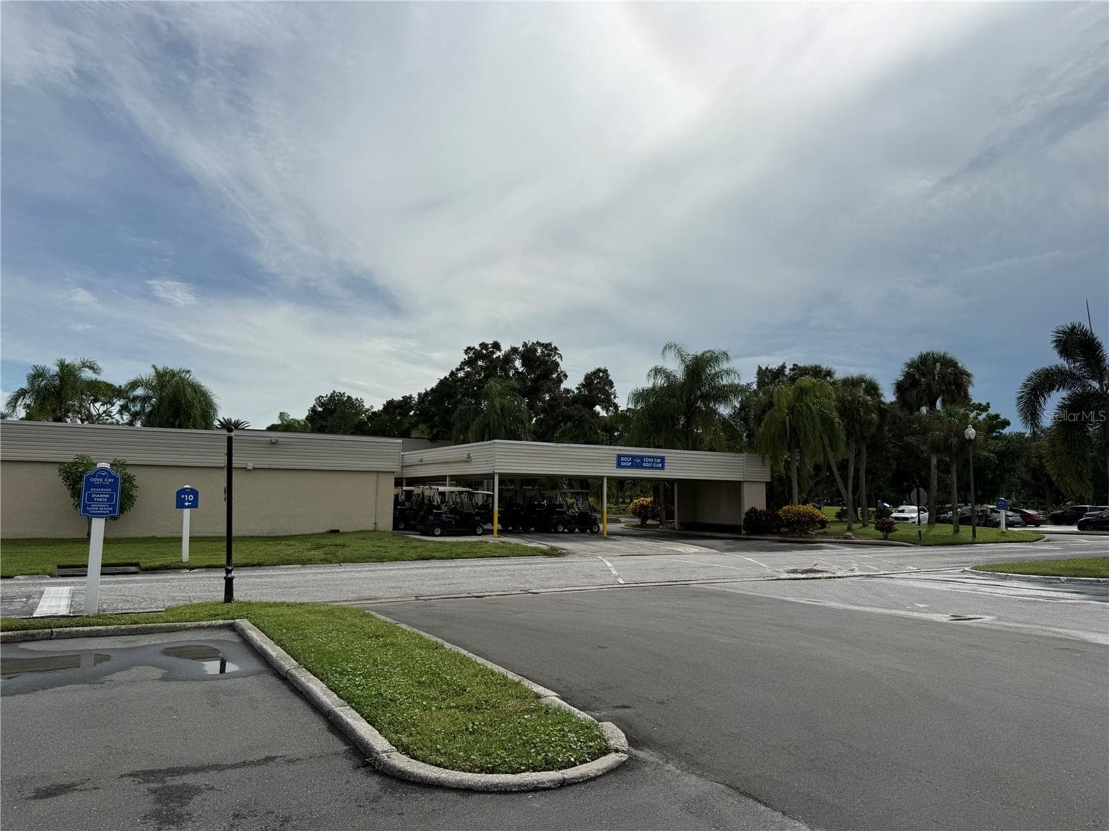Golf course pro shop - 2620 COVE CAY DR #307, CLEARWATER