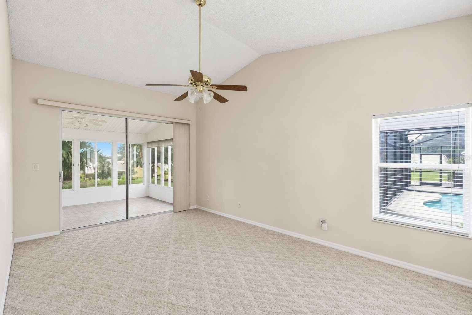 Single Family Residence at 24725 BRIGHTWATER CT, LEESBURG, photo 4 of 16