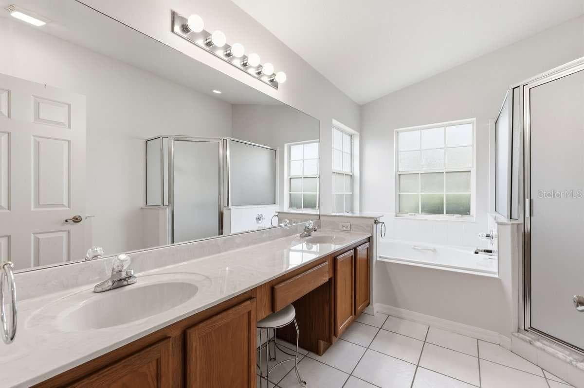 Single Family Residence at 24725 BRIGHTWATER CT, LEESBURG, photo 6 of 16